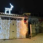 Santa, ahora Lugar: Calle Tablas de Daimiel, 39 Materiales utilizados: Leds y muñecos.