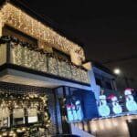 Blanca Navidad Lugar: Calle Dulce Chacón, 58 Materiales utilizados: Guirnaldas, luces LED.