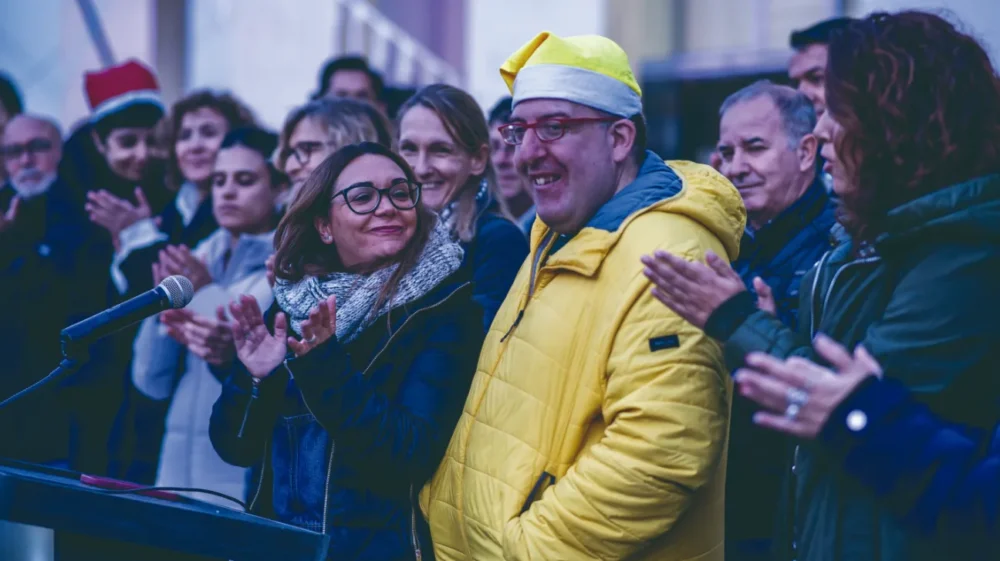 José de Luna junto a la Alcaldesa de Rivas Vaciamadrid en el encendido de luces de 2023 Josete participa en el Especial de Nochevieja de José Mota