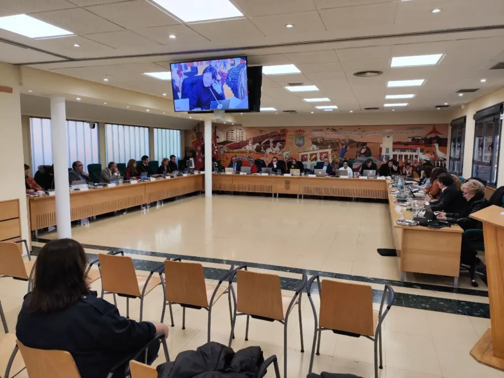 photo_2023-12-21_10-48-38 José Manuel Castro (IU) interviene en el último pleno de 2023 de Rivas en defensa de las cuentas de 2022 del Ayuntamiento.