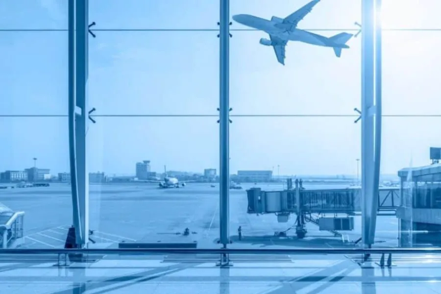 avion despegando de aeropuerto Idas y venidas en Rivas