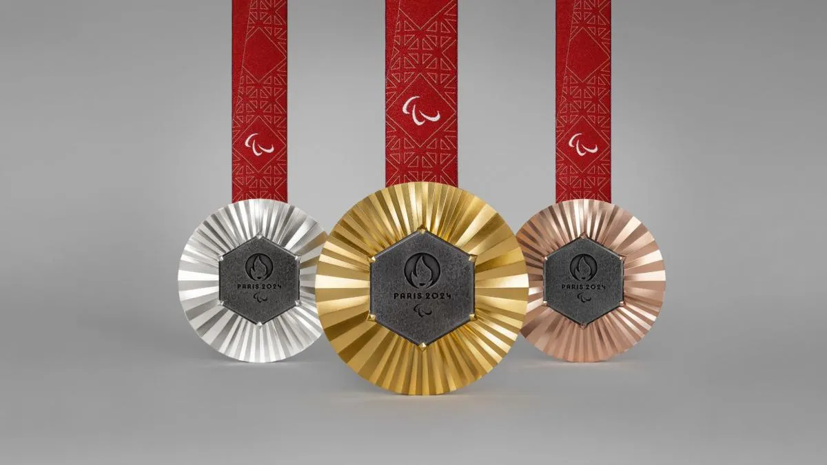 Las medallas paralímpicas de París 2024 | Foto de París 2024 Bronce para Rivas