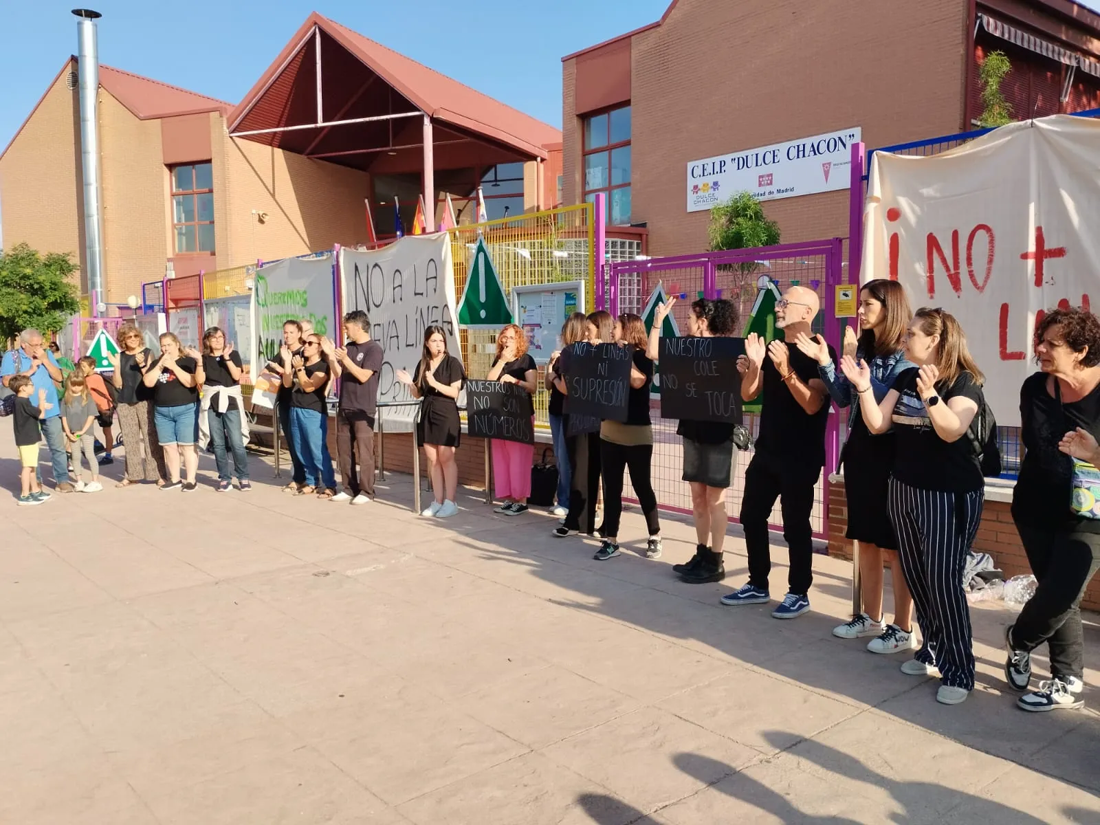 Apoyos al CEIP Dulce Chacón