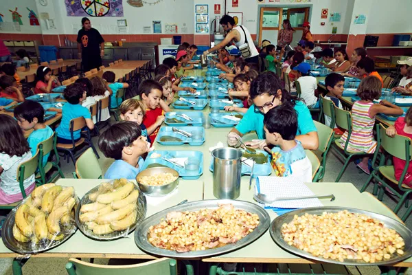 Rivas aprueba las ayudas al comedor escolar