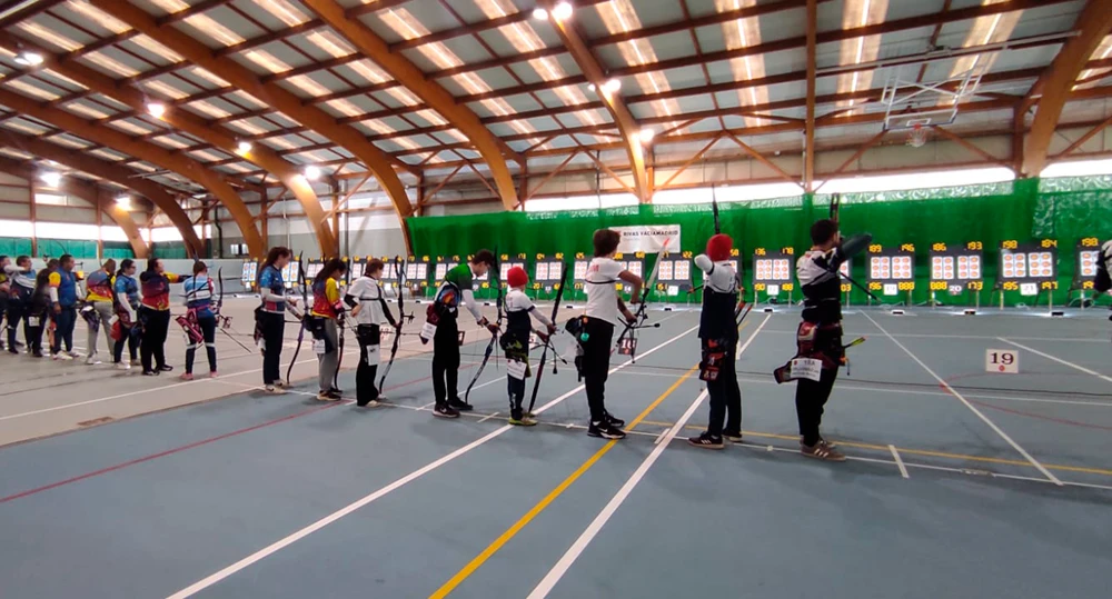 ARCO_Jornada-Rivas-nov-2024 Arqueras y arqueros participantes en la jornada de Rivas. Foto del Ayuntamiento.