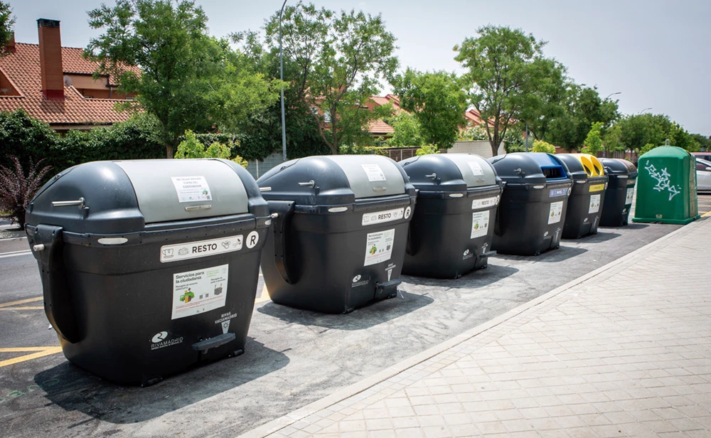 No te olvides de no tirar la basura el día de Navidad que no hay recogida. También te contamos los horarios especiales de buses.
