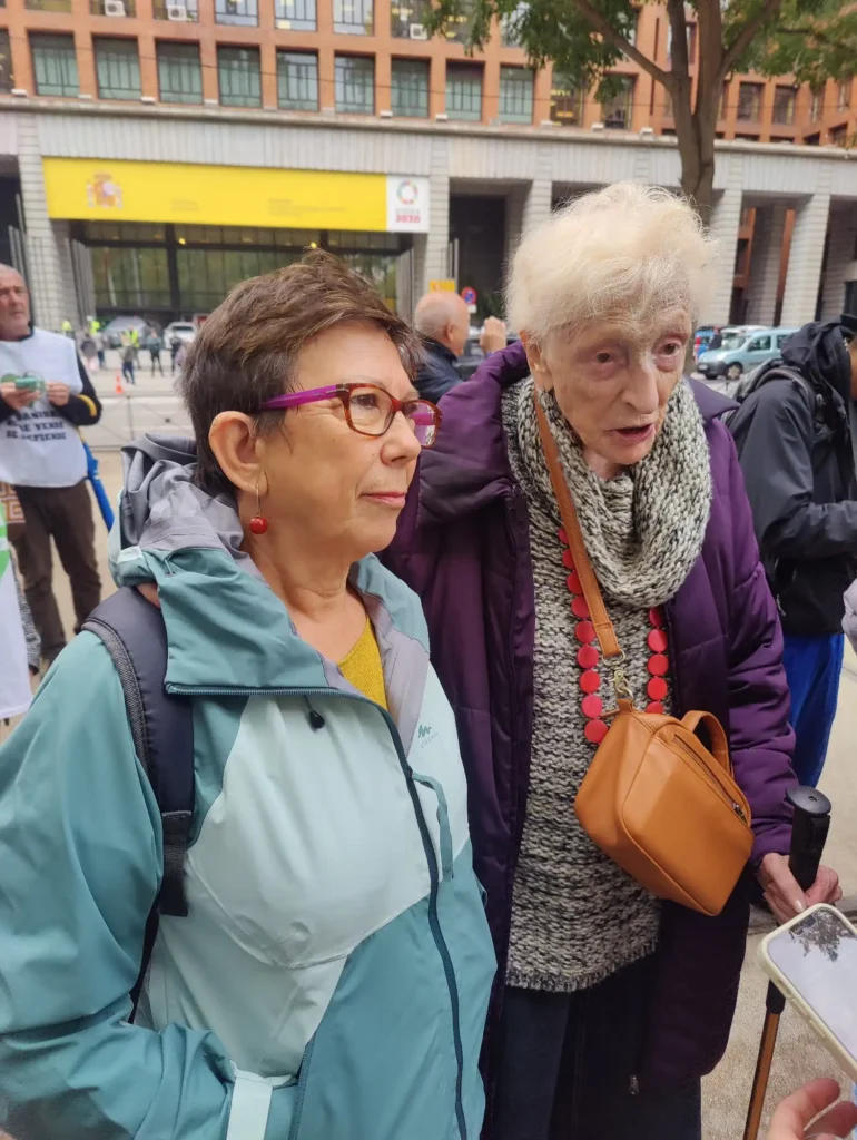 La plataforma ha conseguido una reunión para abordar el estado de la sanidad madrileña con la ministra Mónica García.