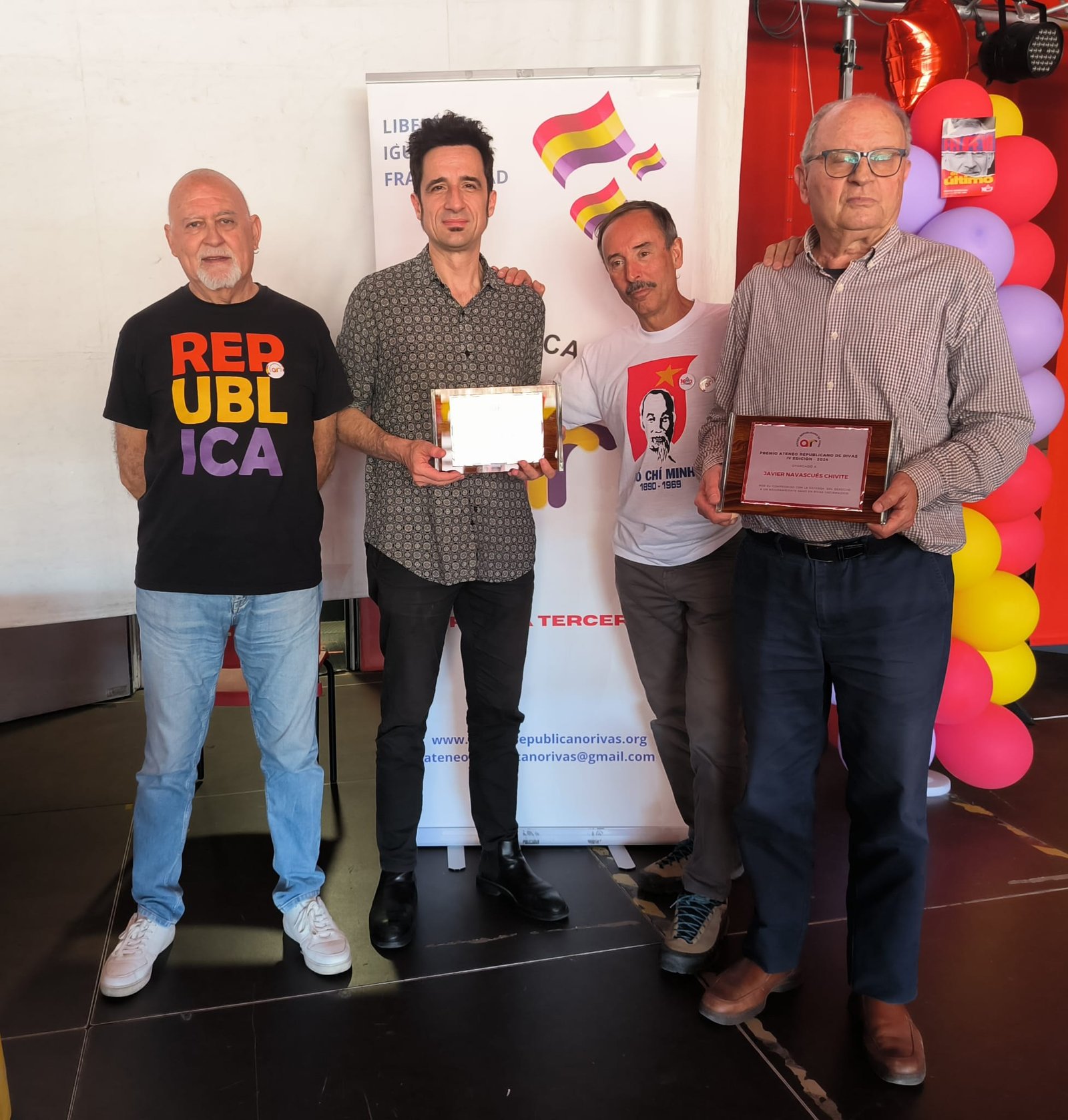 Foto_premiados_Crudo_Navascues_01 (1) Entrega de premios a Javier Navascués Chivite y Carne Cruda. / ARR