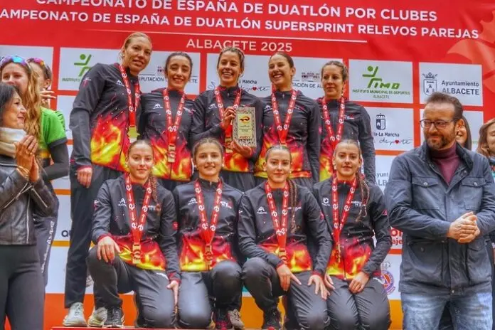Diablillos-CE-Duatlon-equipo-femenino-campeon-Liga-Nacional-696×464 El equipo femenino de diablillo