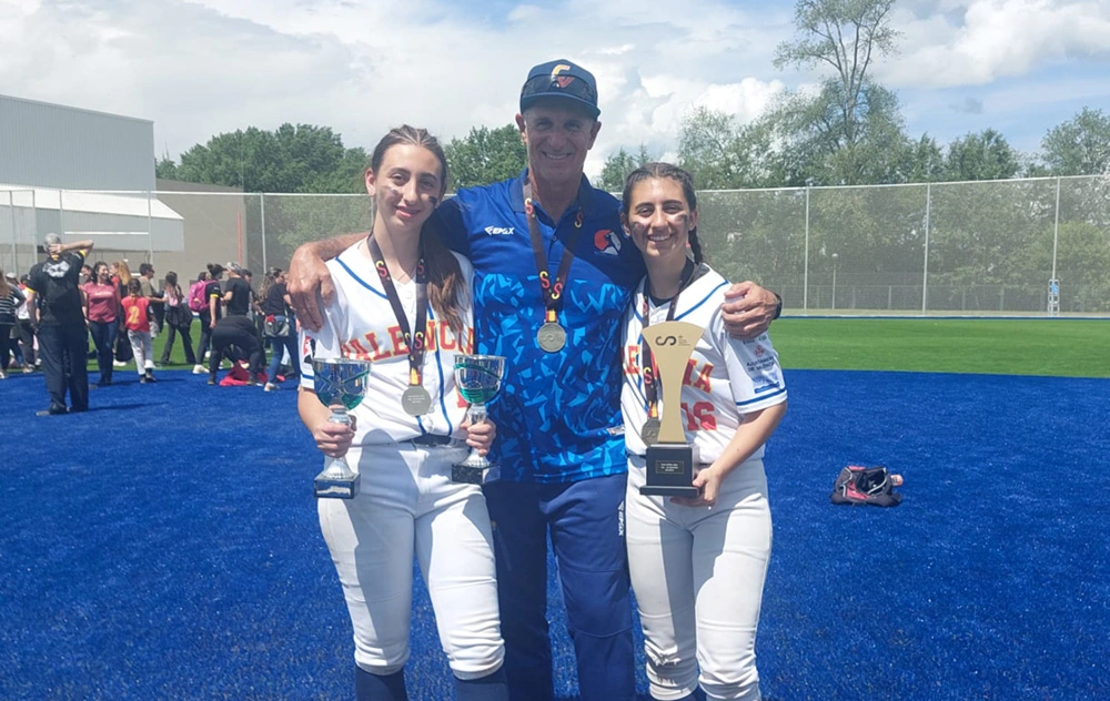 Las hermanas Sara y Carol Donoso