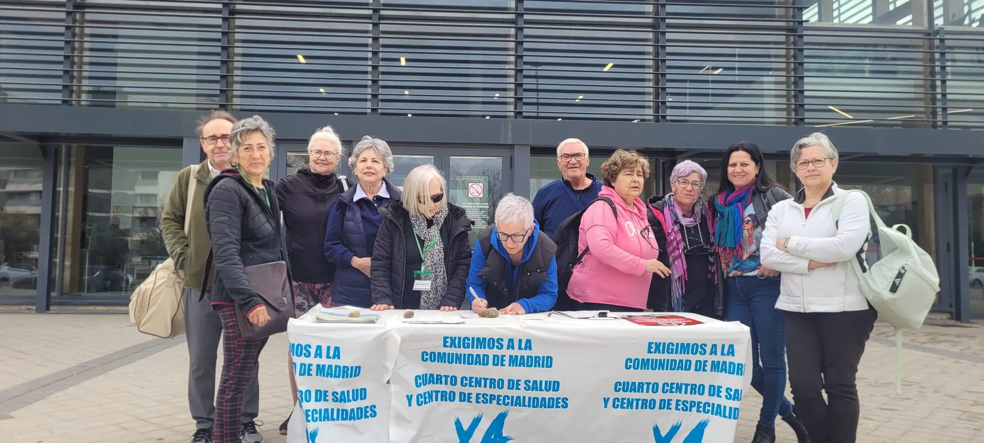 recogida entrega firmas sanidad