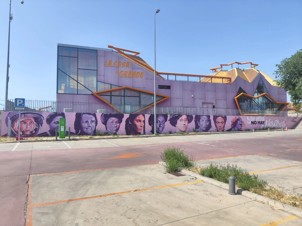 Mural feminista en Rivas restaurado El mural feminista de Rivas recupera su color morado