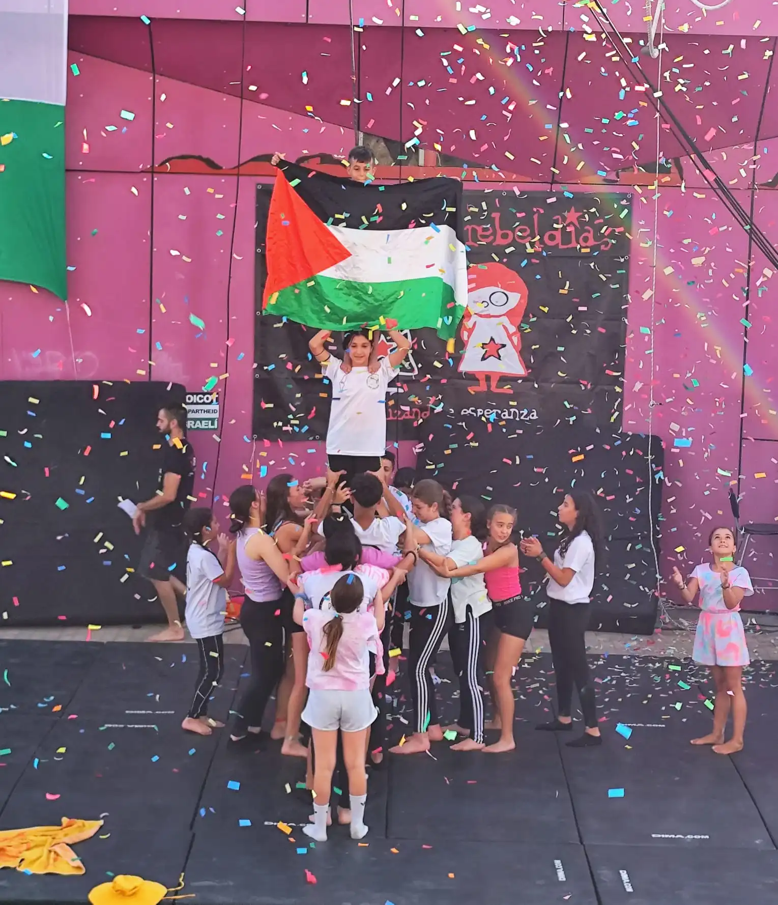 Pallasos en rebeldia y niños palestina