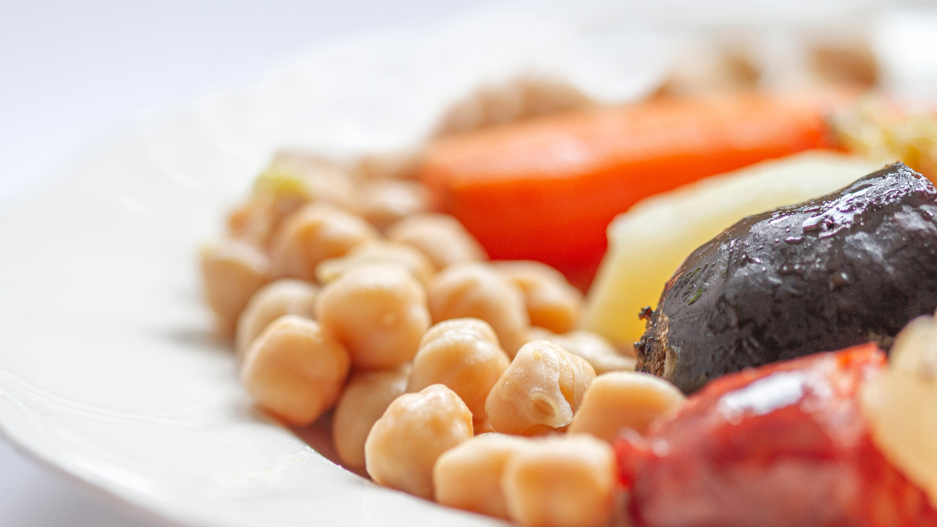 Aesthetic-Skincare-Brand-Strategy-Presentation cocido madrileño