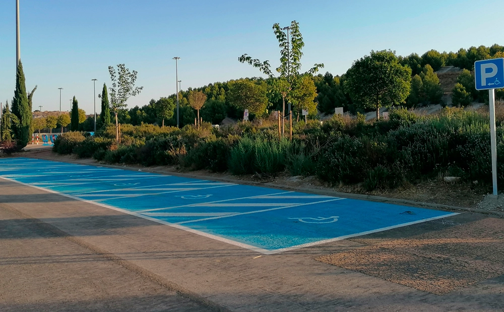 Plazas-aparcamiento-Miguel-Rios Accesibilidad en Rivas: "Persisten obstáculos significativos"