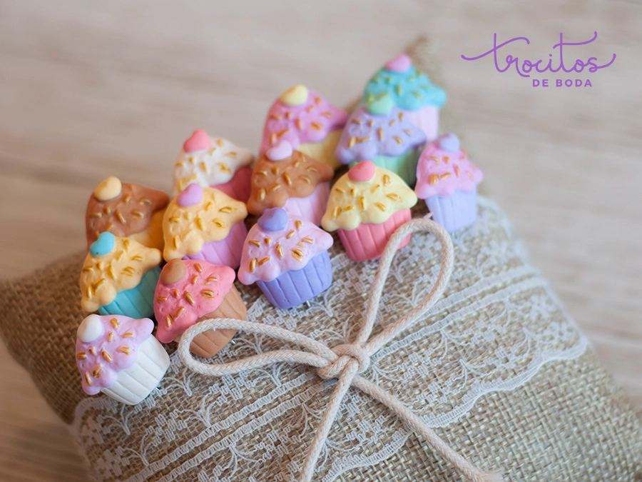 La tradición de los alfileres de boda en España