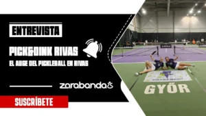 Gráfico promocional para una entrevista sobre pickleball de Pick&Dink, con texto en negrita sobre el auge del pickleball en Rivas, un botón de suscripción y una foto de dos jugadores sentados en una pista dentro de una instalación deportiva.