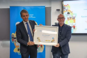 Alfaro recoge el reconocimiento de Rivas como Ciudad Amiga de la Infancia