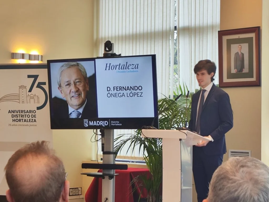 Premios Luchadores 2026 Fernando Ónega hijo recibe el premio póstumo a su padre