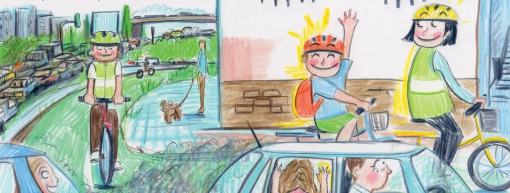 En un colorido dibujo se ve a gente montando en bicicleta y saludando con la mano. Hay un perro en un camino y, cerca de allí, los coches están atascados en un atasco. Los ciclistas llevan cascos y chalecos reflectantes, lo que resalta lo divertido que es ir al colegio en bici con los peques. Al fondo se ven edificios y zonas verdes.