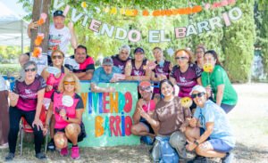 Vecinos participan en una jornada de ‘Viviendo el barrio’ en el parque de Rafael Canogar