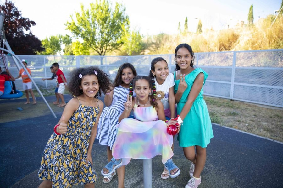 Niñas saharauis participan en el programa Vacaciones en Paz