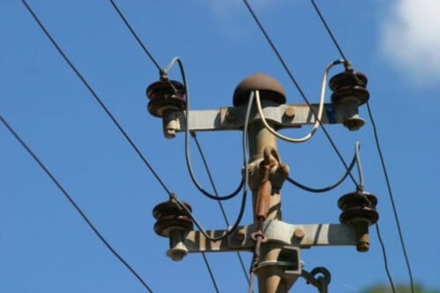 Poste de la luz eléctrica.