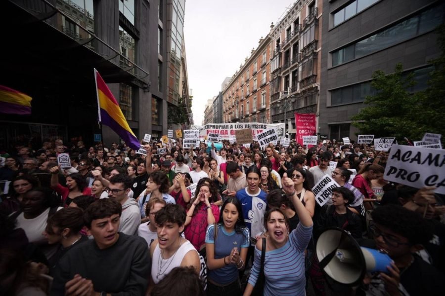 Manifestantes en las inmediaciones del Congreso
