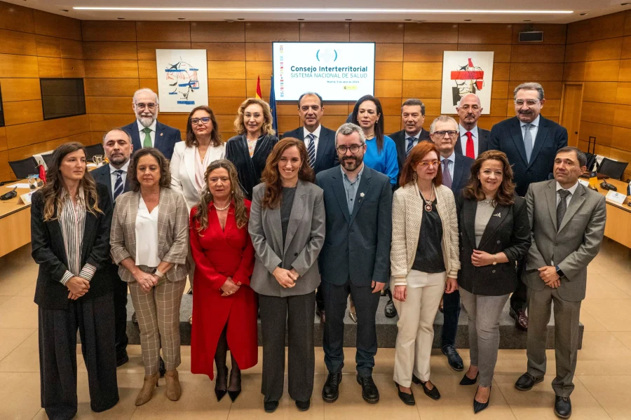 La ministra de Sanidad junto con los consejeros y consejeras de sanidad | Foto de Ministerio de Sanidad