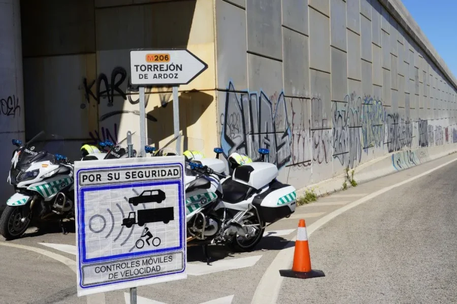 La DGT denuncia a más de 600 conductores cada hora