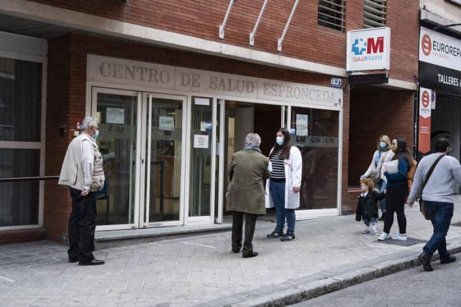 Entrada a un centro de salud en Madrid | Foto: Servimedia