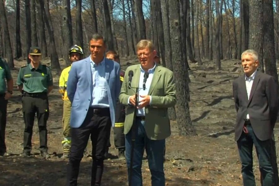 Pedro Sánchez, Ximo Puig y Fernández Grande-Marlaska, en el incendio de Castellón | Imagen de La Moncloa