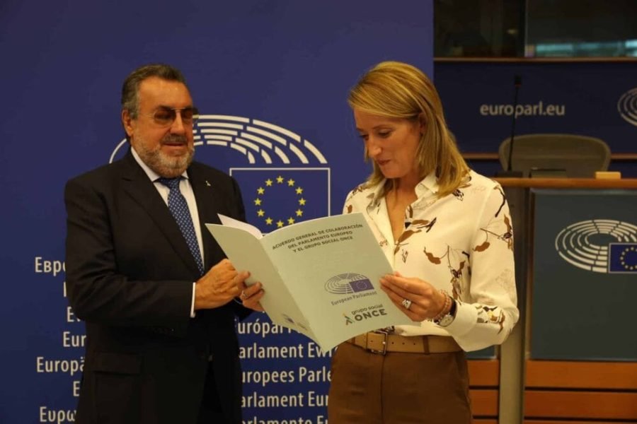 Miguel Carballeda y Roberta Metsola, durante la reunión en el Parlamento Europeo | Foto de la ONCE