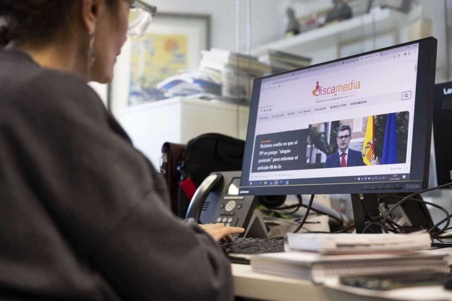 Una periodista de Servimedia trabaja en el nuevo portal Discamedia.es | Foto de Jorge Villa