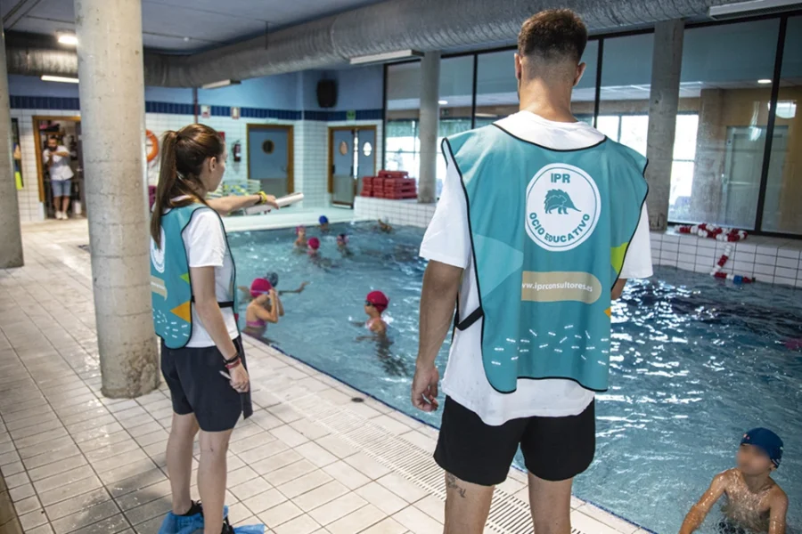 Campamento verano piscina