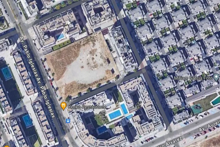 Rivas vende tres parcelas