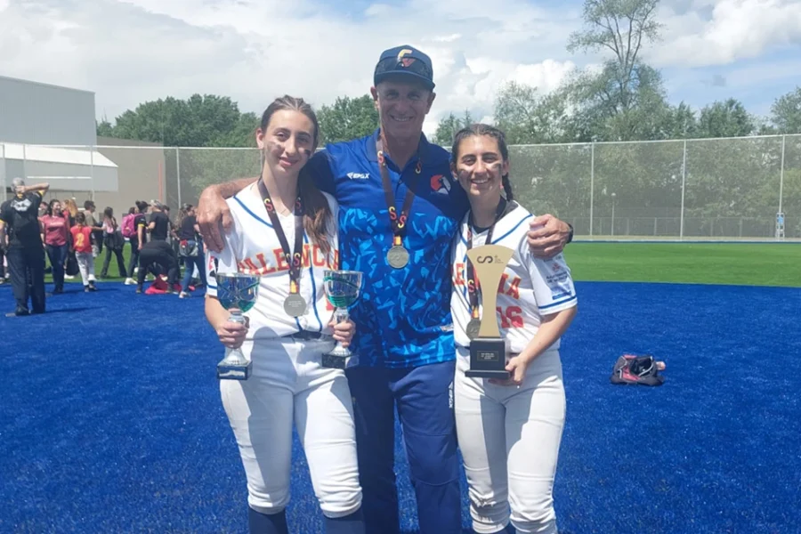 Las hermanas Sara y Carol Donoso