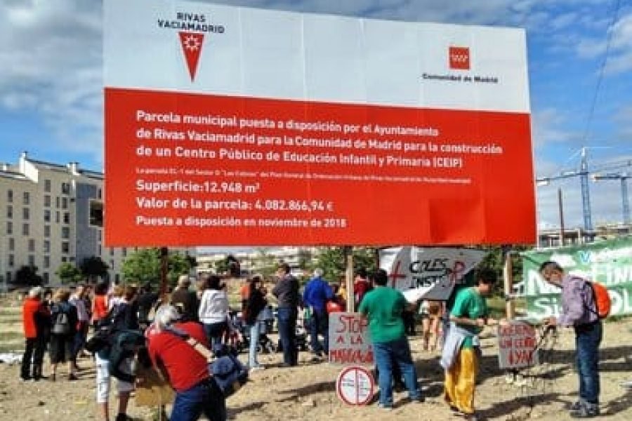 Cartel-obra-colegio-barrio-Centro