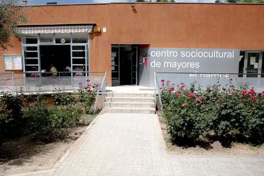 Rivas licita de nuevo la atención de los centros de mayores