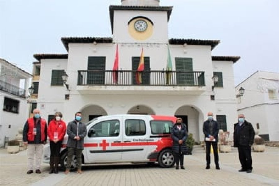 Cruzroja_ayudamayoresvillar1