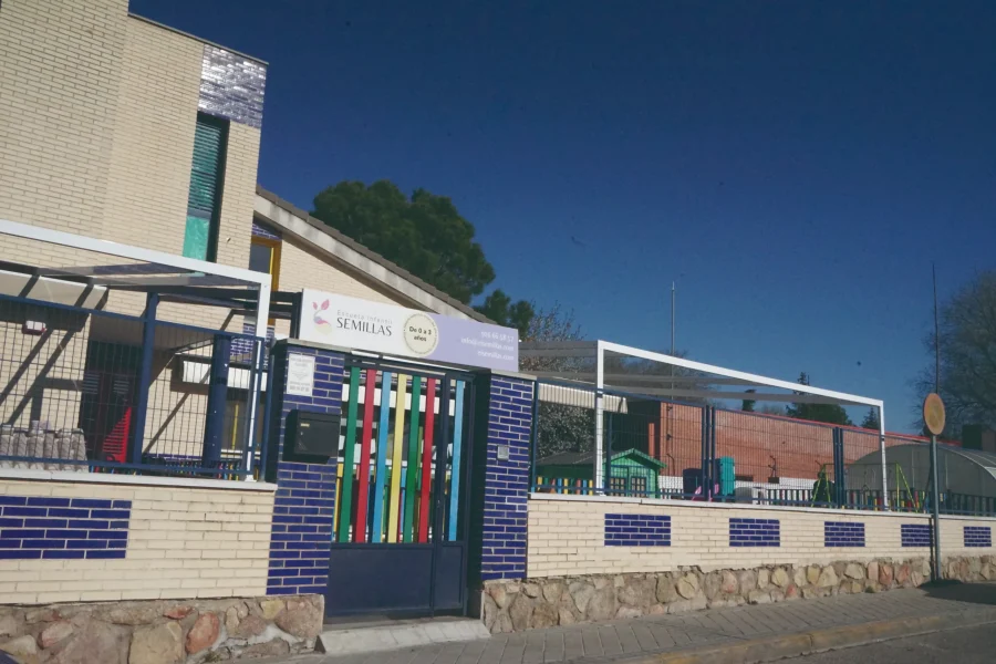 Escuela Semillas, Aquí al lado