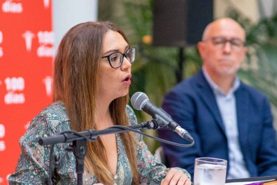 Aída Castillejo en el acto por los 100 días de alcaldesa