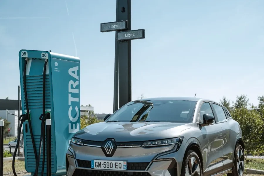 Recarga ultrarrápida en el centro comercial Rivas Futura