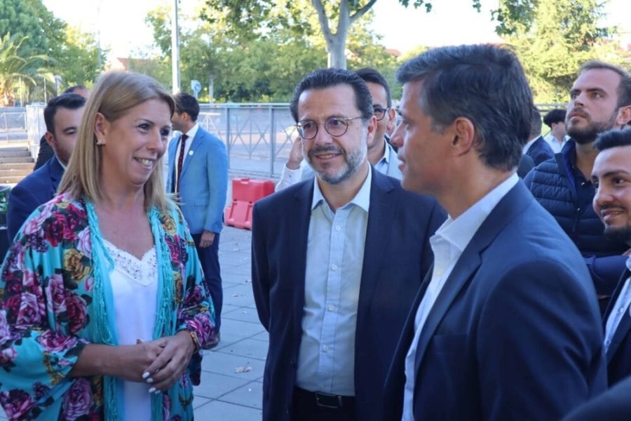Janette Novo, Javier Fernández Lasquetty y Leopoldo López instantes antes del acto.