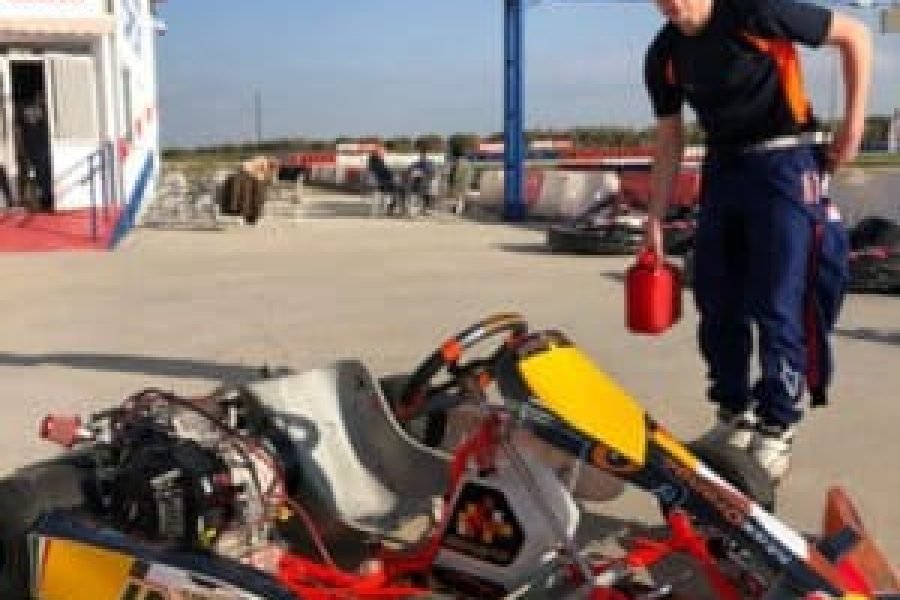 KIKE-GALVEZ-CON-SU-NUEVO-KART