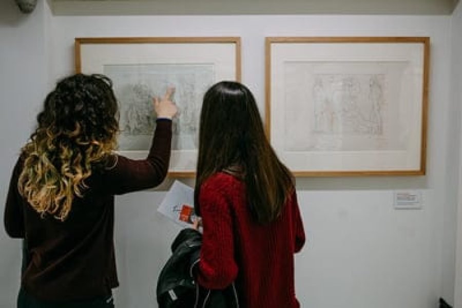 Actividades para niños y familias en museos de Madrid.