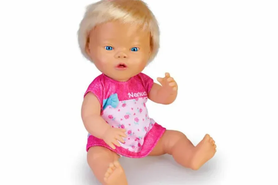 Muñecos con síndrome de Down e implante nuclear