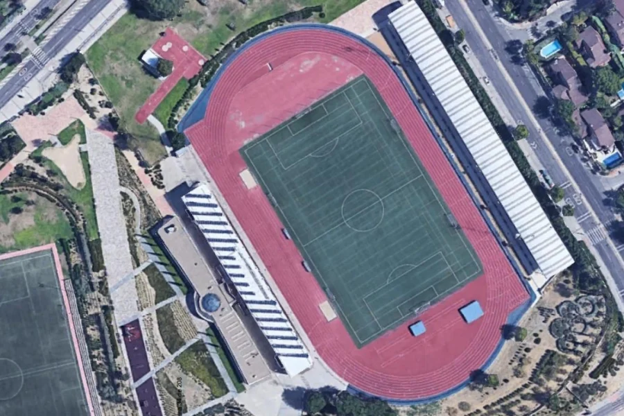 Rivas renovará el césped del campo de fútbol del Cerro