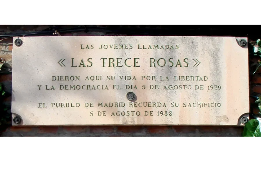 El Partido Comunista reivindica a las 13 rosas.