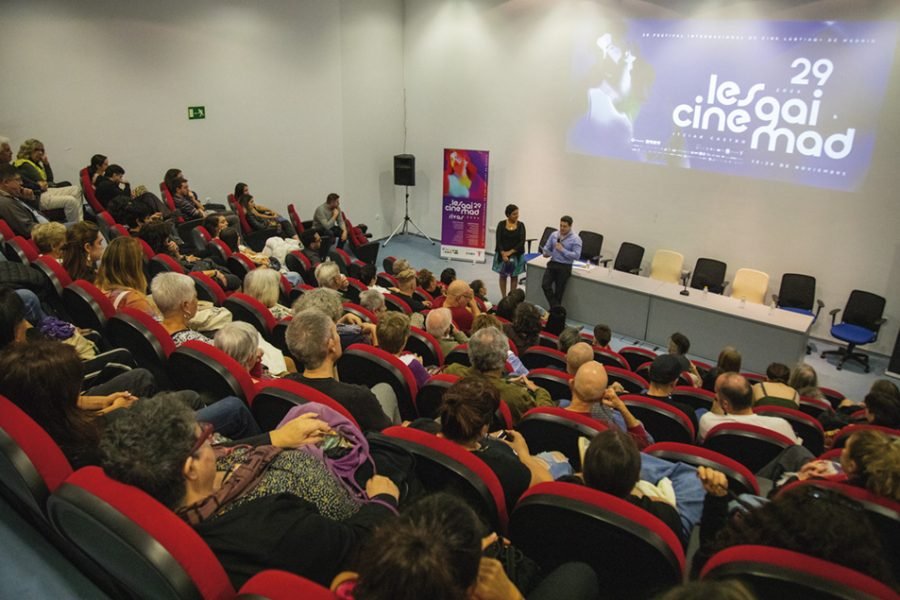 Público en una sesión de una edición anterior del festival de cine LGTBI LesGaiCineMad, ahora QueerCineMad, en Rivas Vaciamadrid